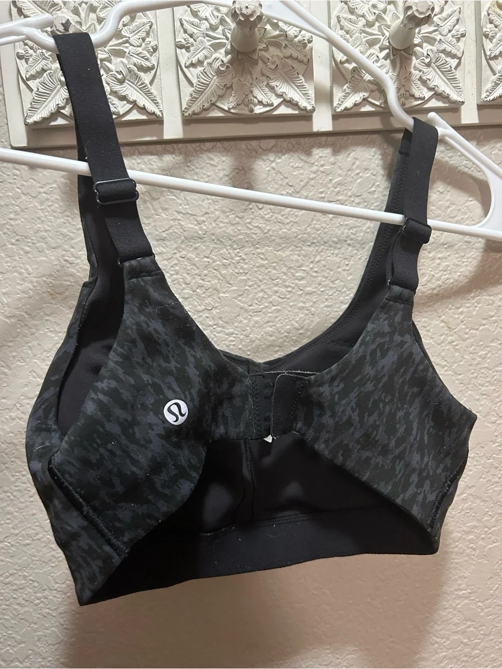 lululemon athletica Black & Dark Gray Printed Sports Bra